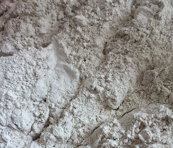 高纯氧化钙和普通生石灰区别及作用有哪些？